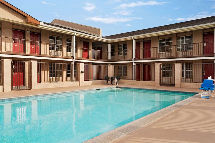 Pool 7 of 54
