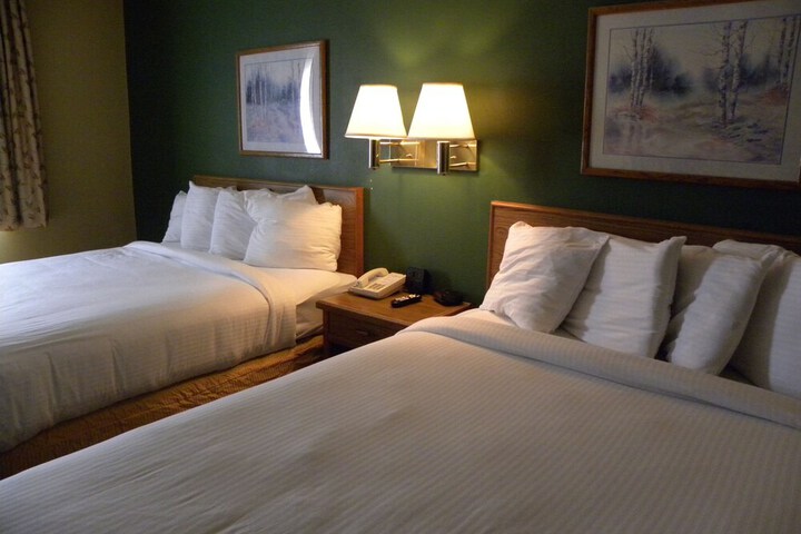 Room 32 of 43