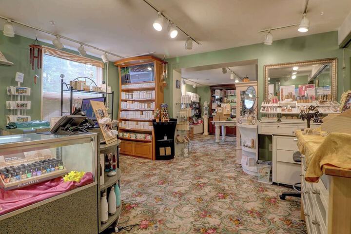 Gift Shop 141 of 142