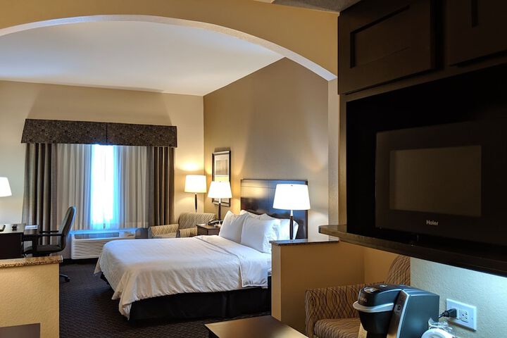 Room 10 of 17