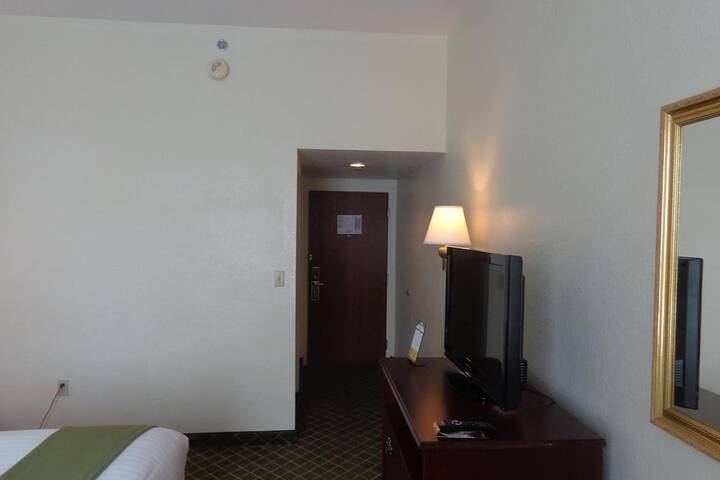 Room 37 of 48