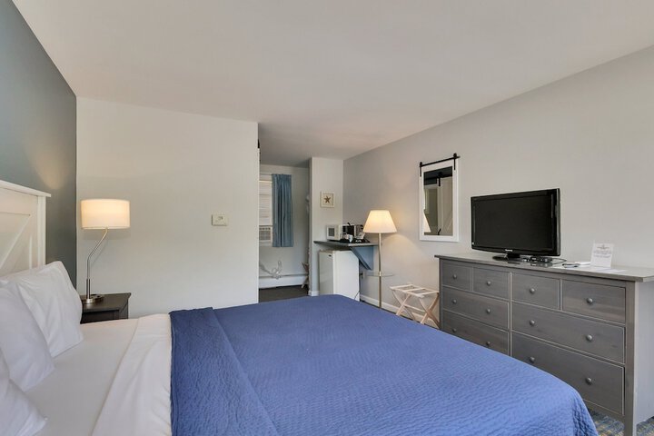 Room 44 of 66
