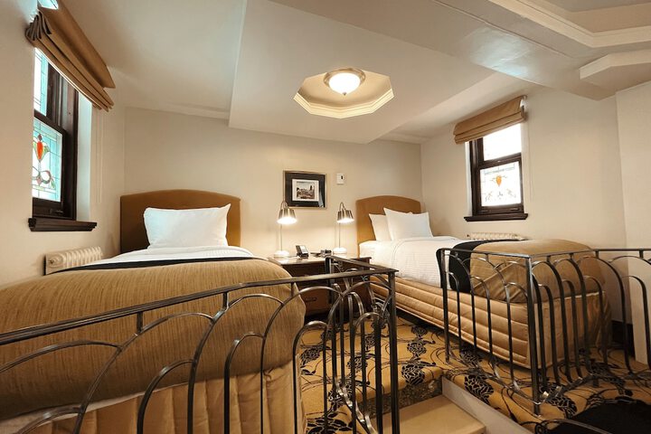 Room 106 of 124