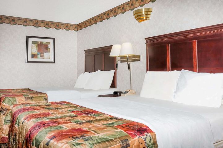 Days Inn by Wyndham Oneonta AL