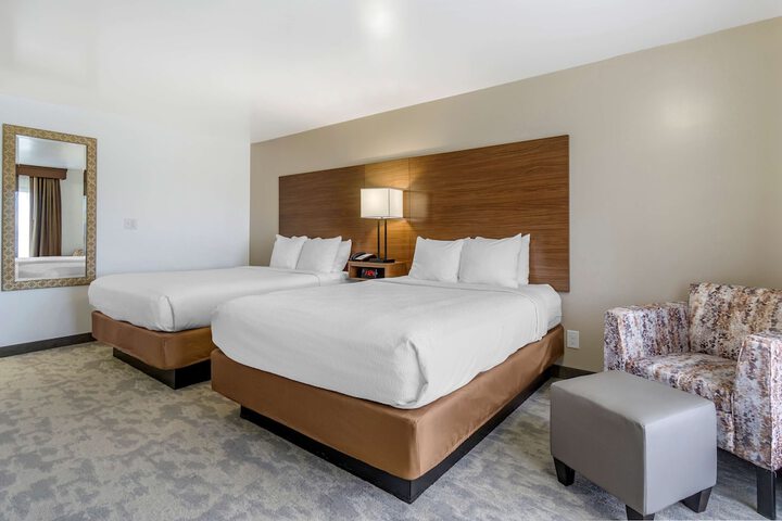Best Western Plus Lake Front Hotel