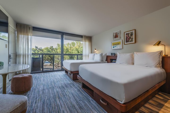 Flamingo Resort & Spa Santa Rosa Sonoma Tapestry by Hilton