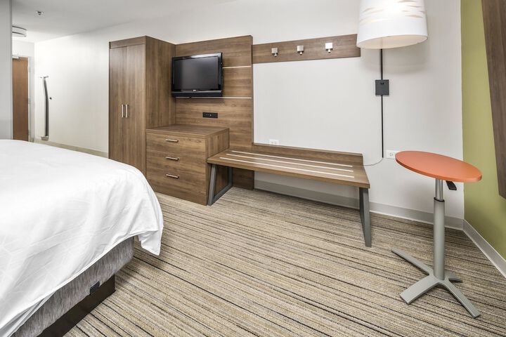 Room 34 of 63