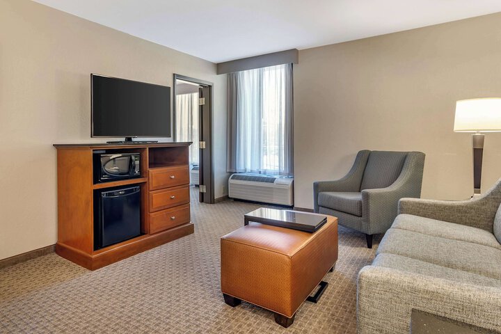 Room 10 of 67