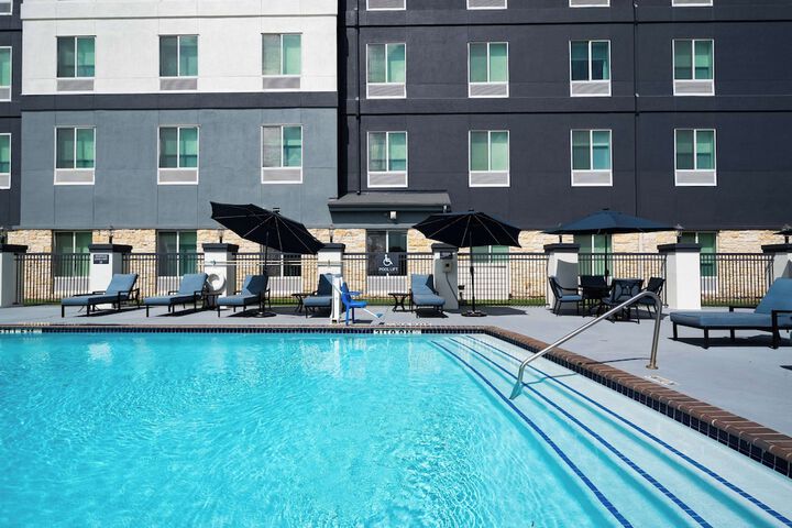 Pool 4 of 27