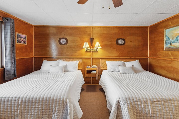 Room 8 of 25