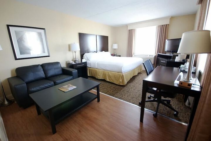 Room 37 of 60