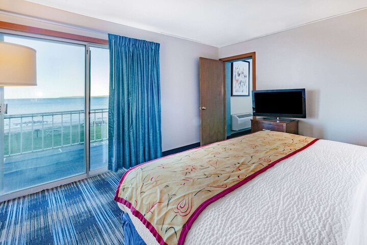 Room 43 of 57