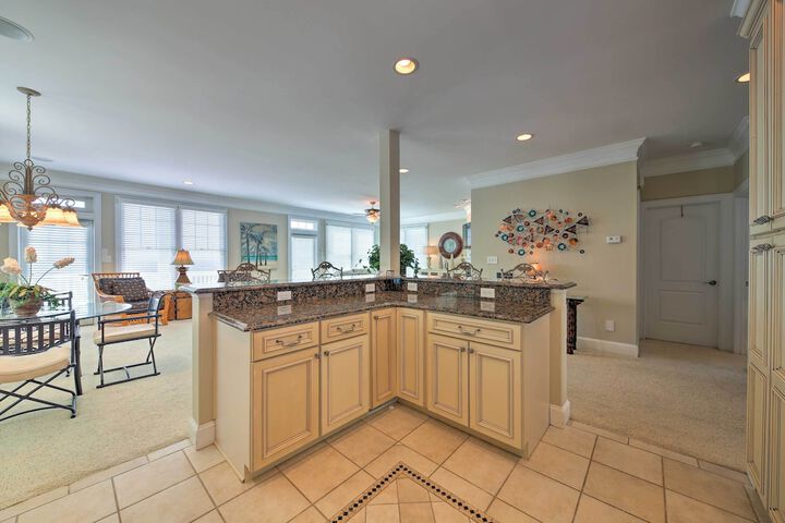 Manteo Waterfront Resort Home w / 30-ft Dock!
