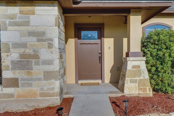 Pleasanton Vacation Rental w / Private Yard!