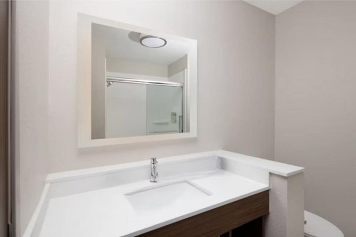 Holiday Inn Express & Suites Ft. Myers Beach-Sanibel Gateway by IHG