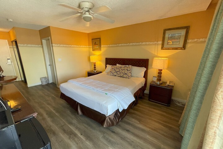 Room 22 of 65