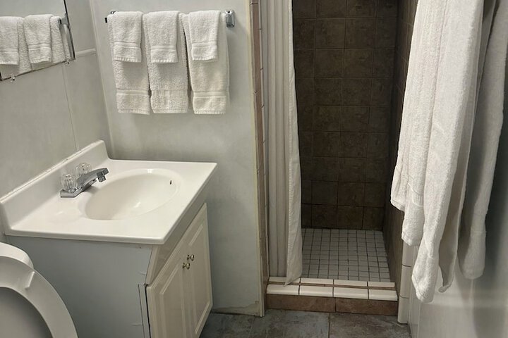 Room 9 of 25