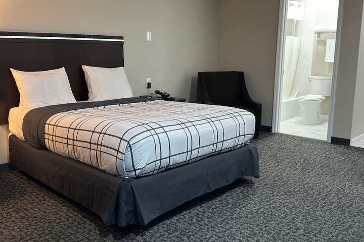Room 11 of 12