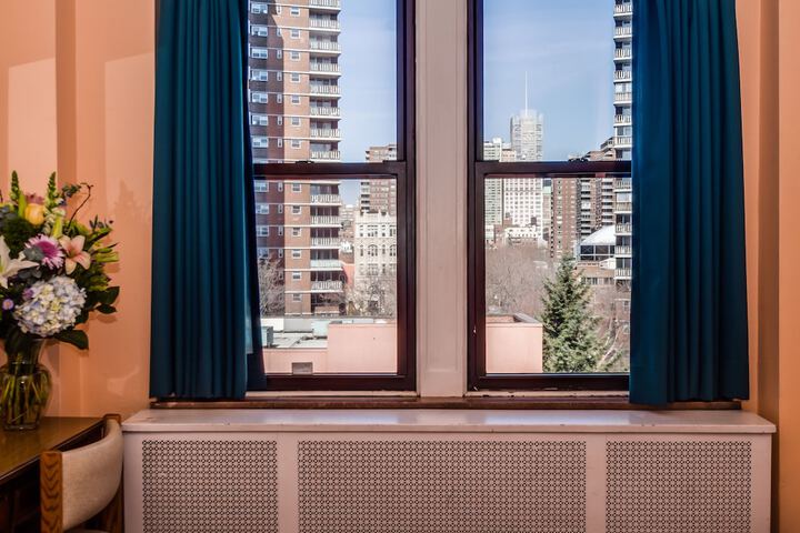 Room 21 of 37