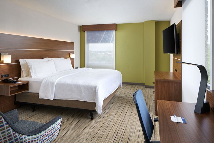 Room 6 of 39