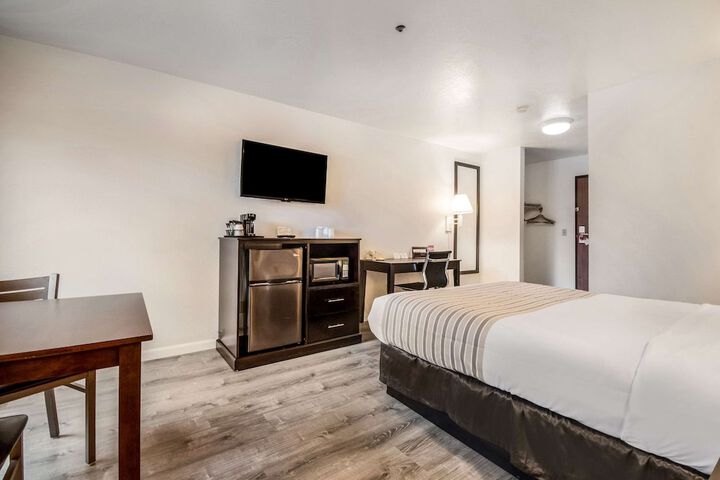 Room 13 of 40
