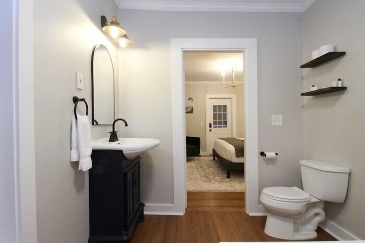The Aurora Inn & Cottages