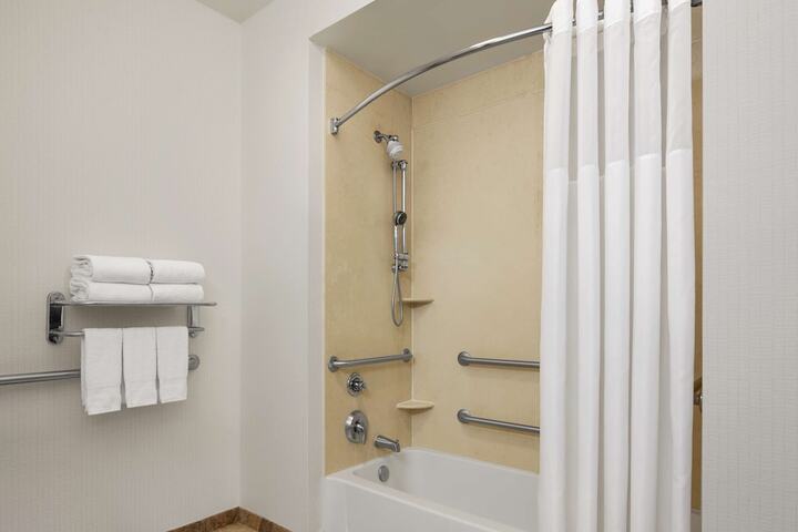 Room 9 of 27