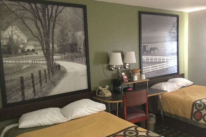 Super 8 by Wyndham Youngstown / Austintown