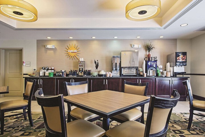 Breakfast/Coffee Service 18 of 19