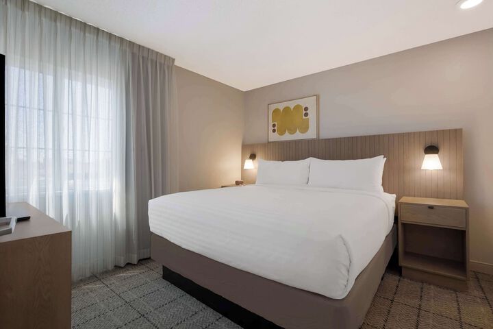 Room 15 of 33