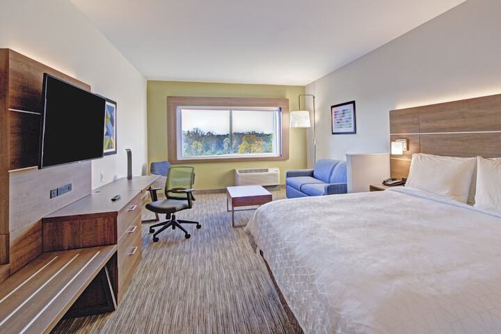 Room 18 of 34