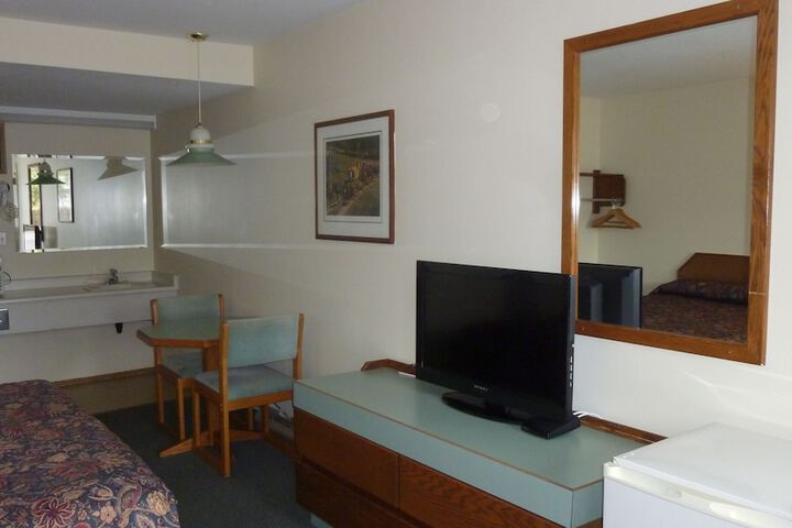Room 53 of 61