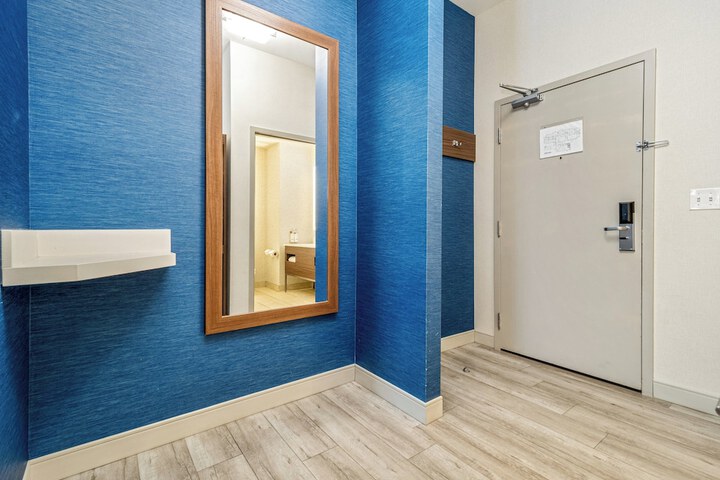 Room 20 of 348