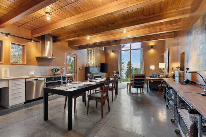 Crows Nest by Avantstay Accessible Home w / Views