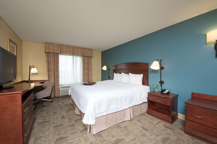 Room 10 of 42