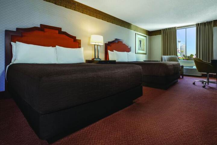 Room 16 of 38