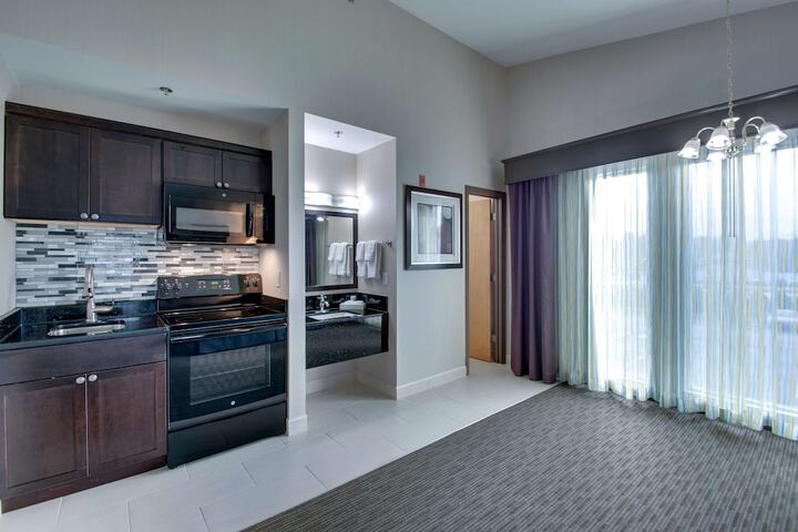 Room 33 of 37