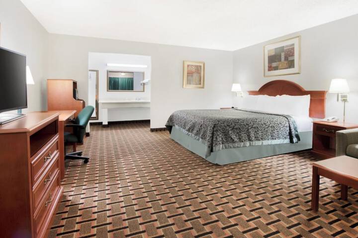 Room 14 of 17