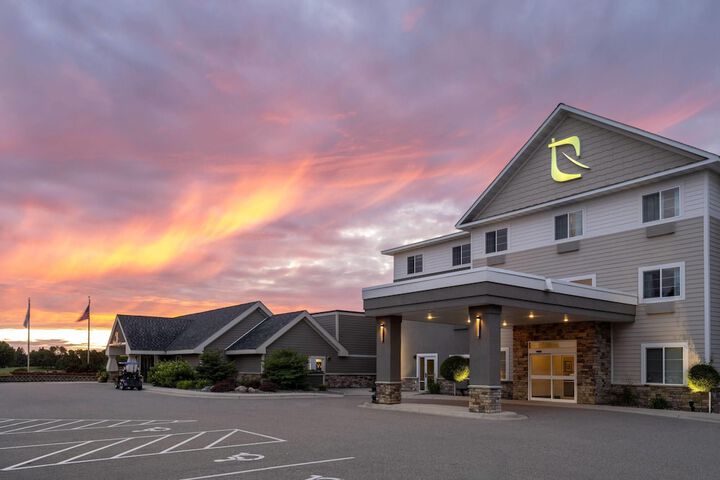 Little Crow Hotel & Conference Trademark by Wyndham