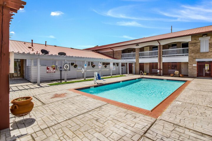 Pool 7 of 33