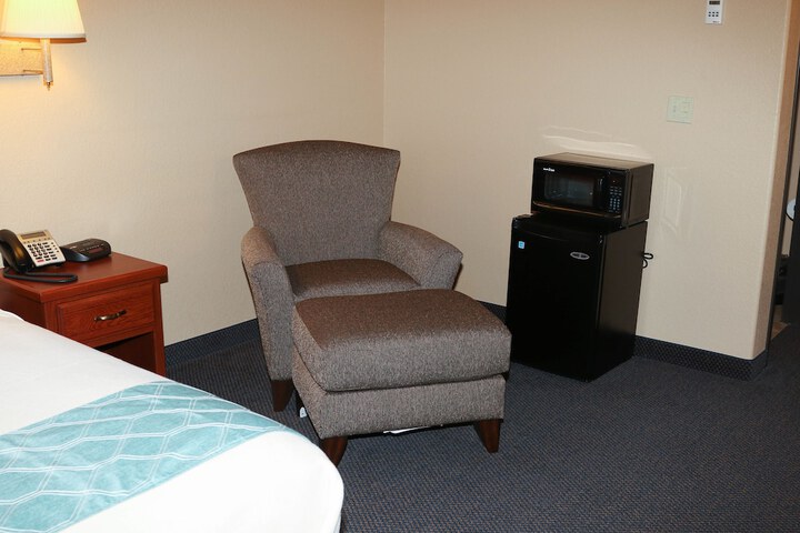 Room 11 of 24