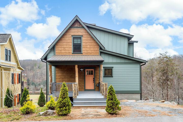 Game Room & Wraparound Decks: Cullowhee Home!