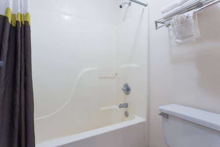 Room 15 of 38