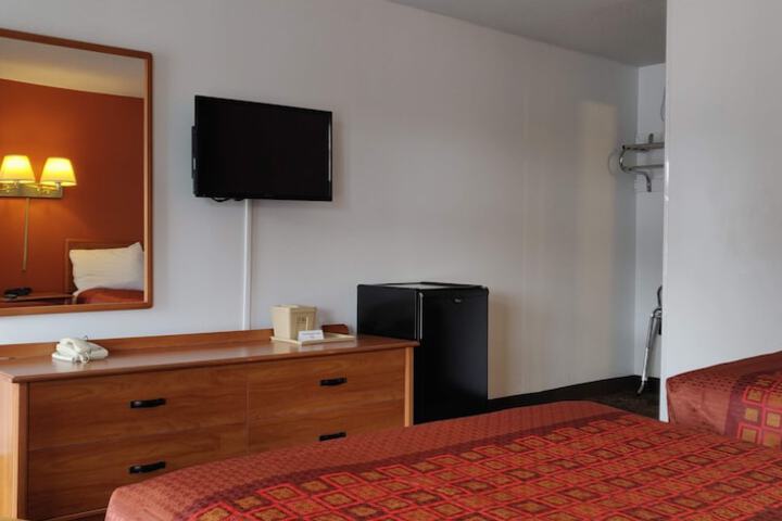 Pinebrook Motel