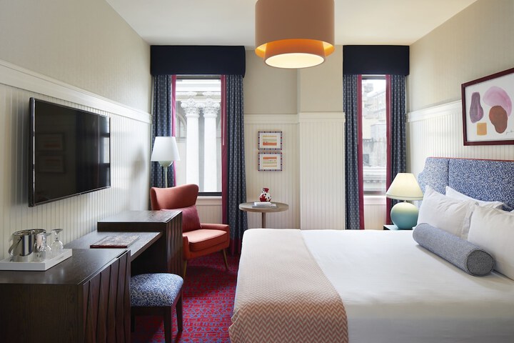 Room 51 of 77