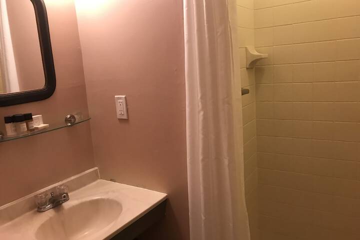 Room 43 of 80