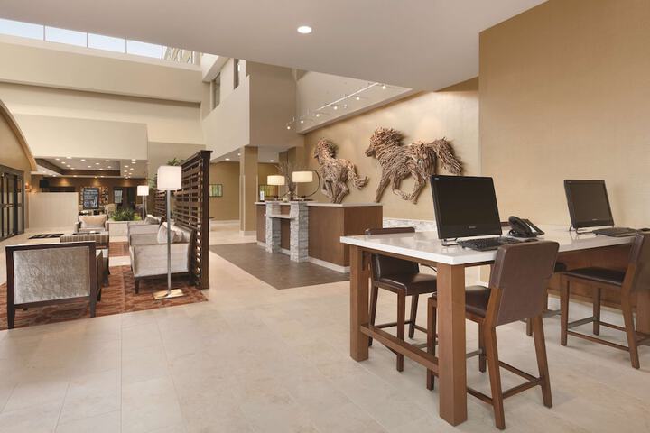 Business Center 40 of 41