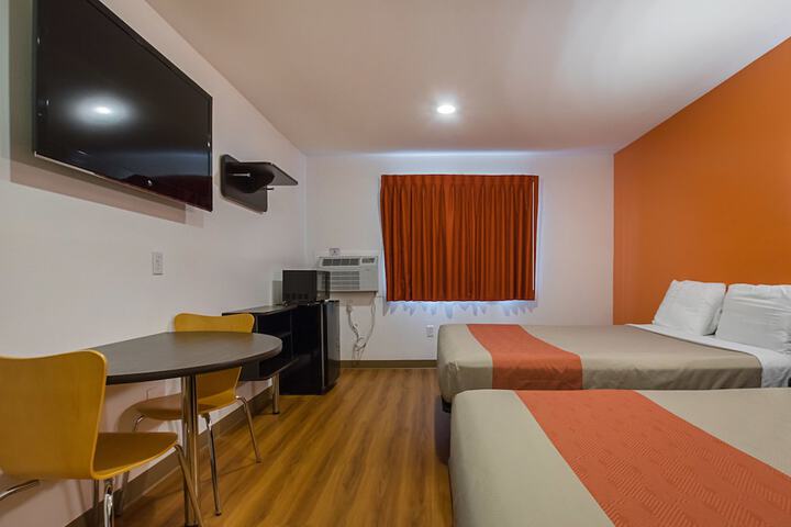 Room 27 of 32