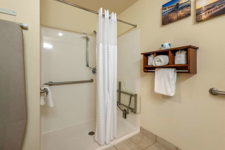 Comfort Inn & Suites Fort Myers Airport