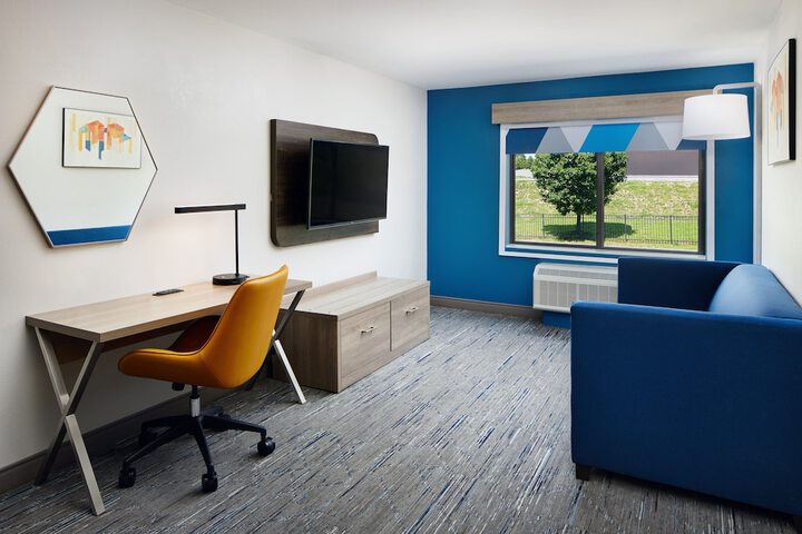 Holiday Inn Express & Suites Wheeling by IHG
